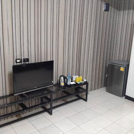 Sodsai Garden Aparthotel Банкок Екстериор снимка