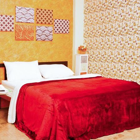 Sodsai Garden Aparthotel Банкок Екстериор снимка
