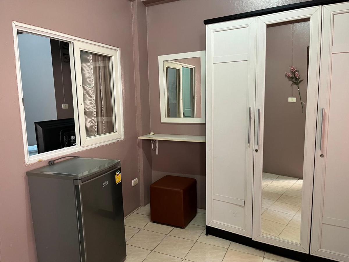 Sodsai Garden Aparthotel Банкок Екстериор снимка