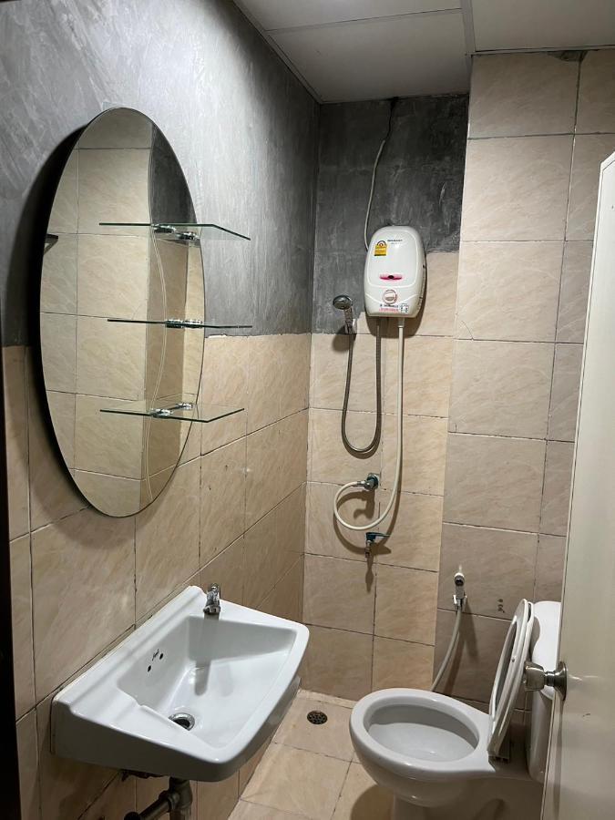 Sodsai Garden Aparthotel Банкок Екстериор снимка