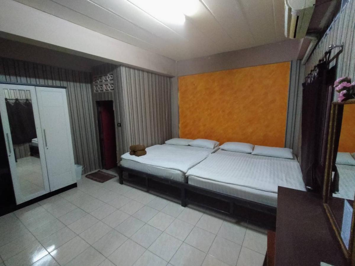 Sodsai Garden Aparthotel Банкок Екстериор снимка