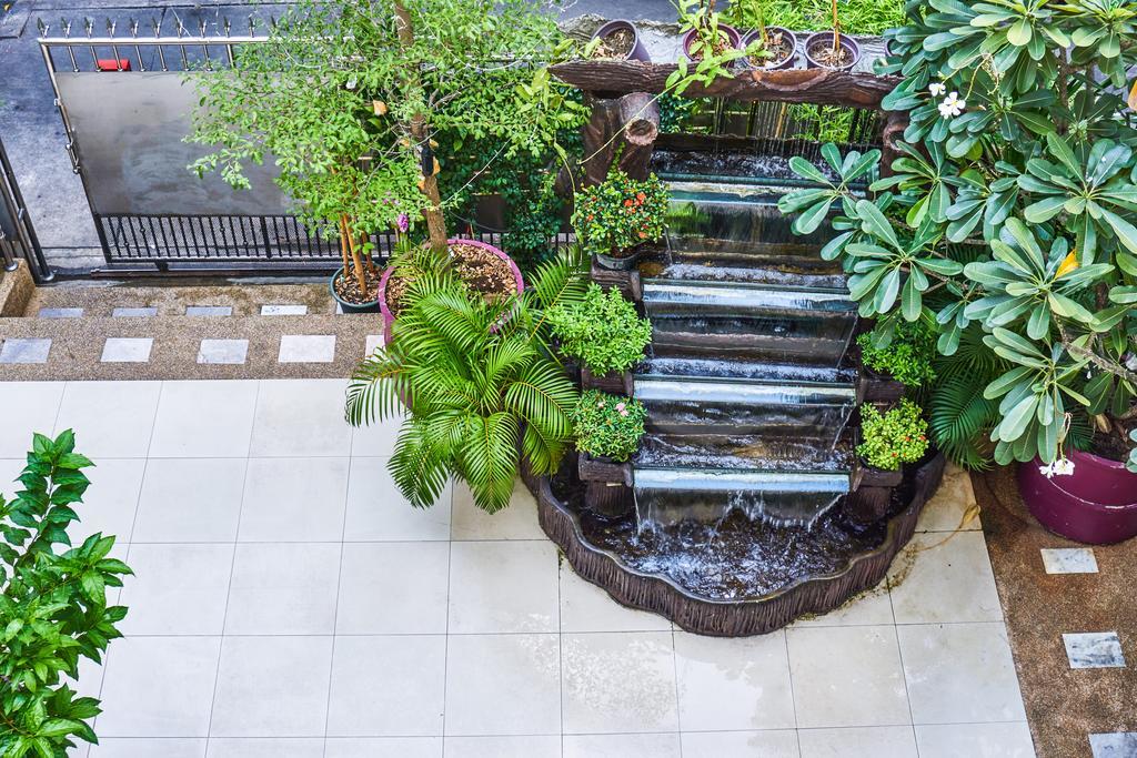 Sodsai Garden Aparthotel Банкок Екстериор снимка