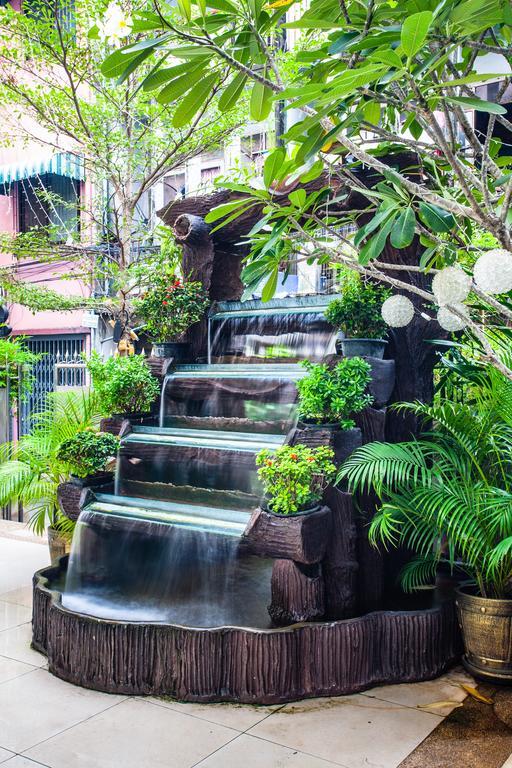 Sodsai Garden Aparthotel Банкок Екстериор снимка