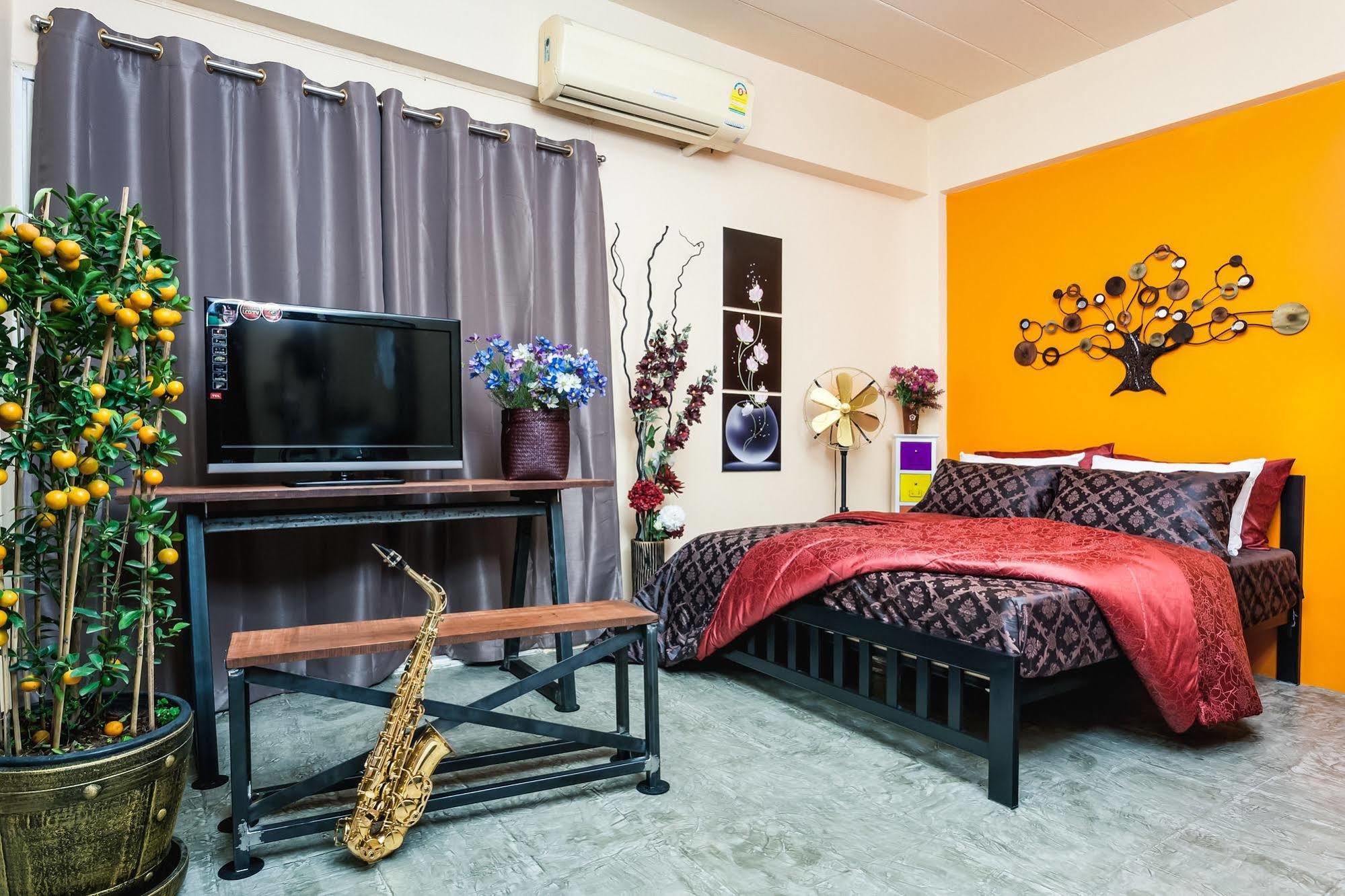 Sodsai Garden Aparthotel Банкок Екстериор снимка